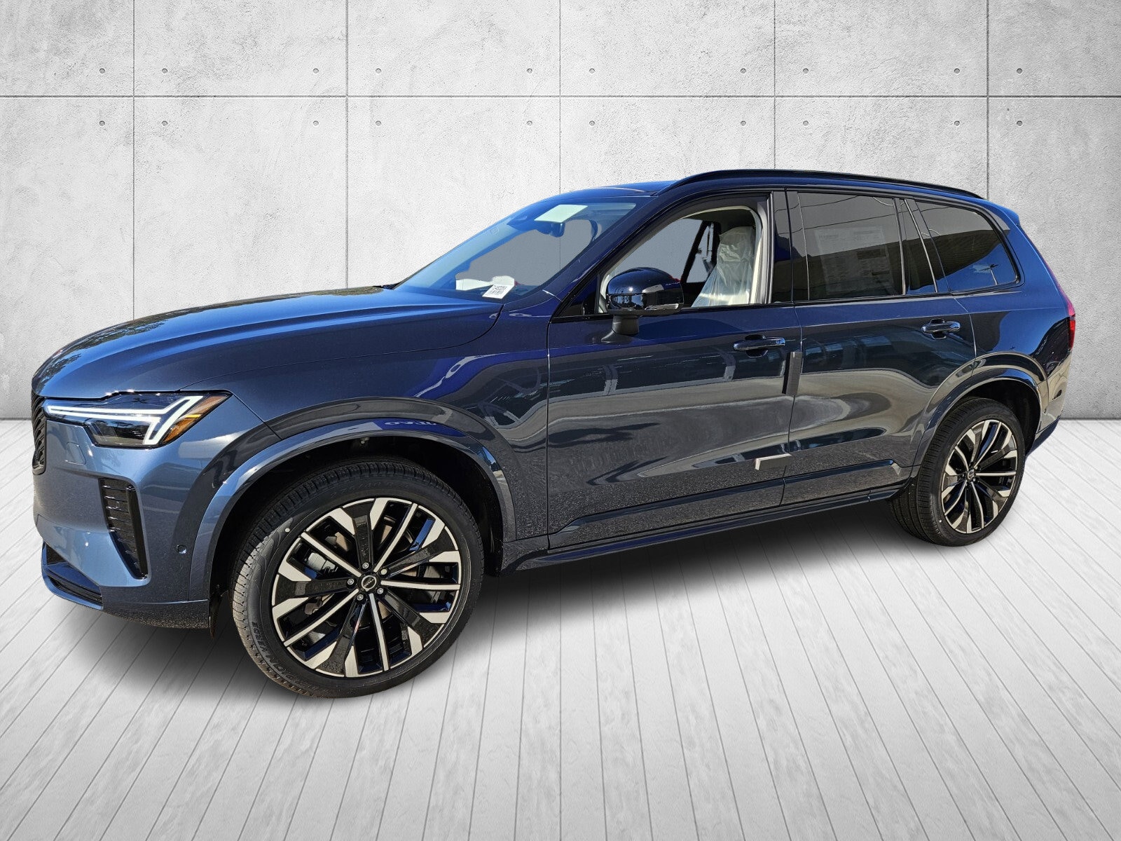 2026 Volvo XC90 Ultra - Photo 3
