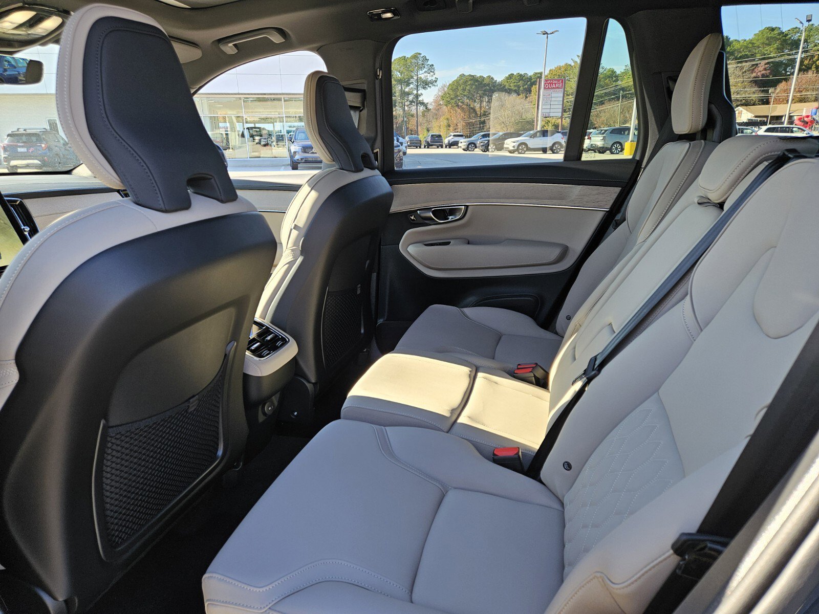2026 Volvo XC90 Plus - Photo 10
