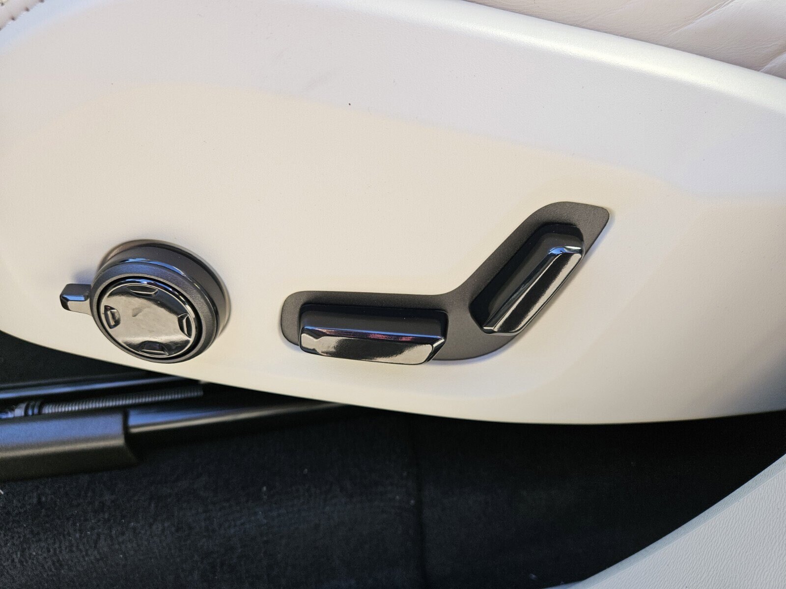 2026 Volvo XC90 Ultra - Photo 9