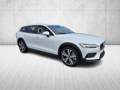 2026 Volvo V60 Cross Country B5 Plus AWD Wagon