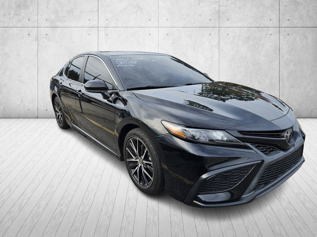 Used 2021 Toyota Camry SE SE Auto