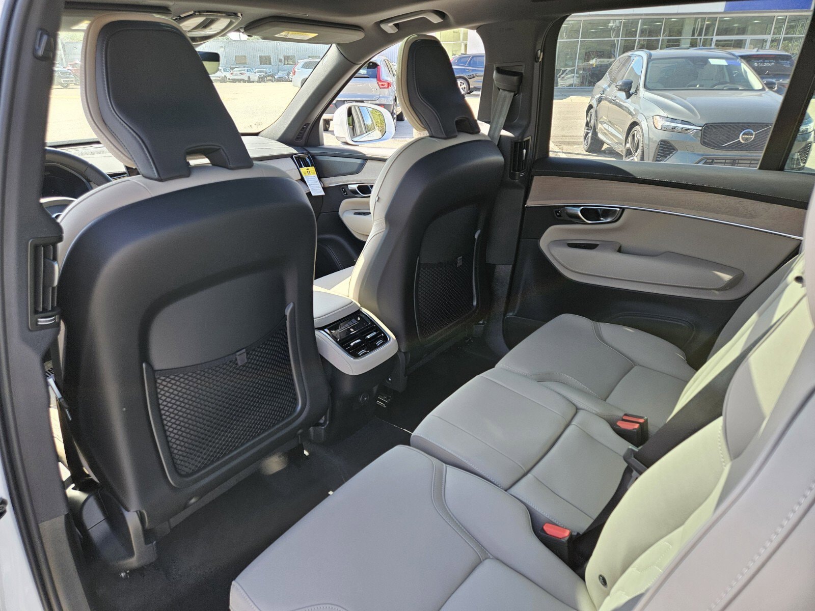 2026 Volvo XC90 Plus - Photo 10