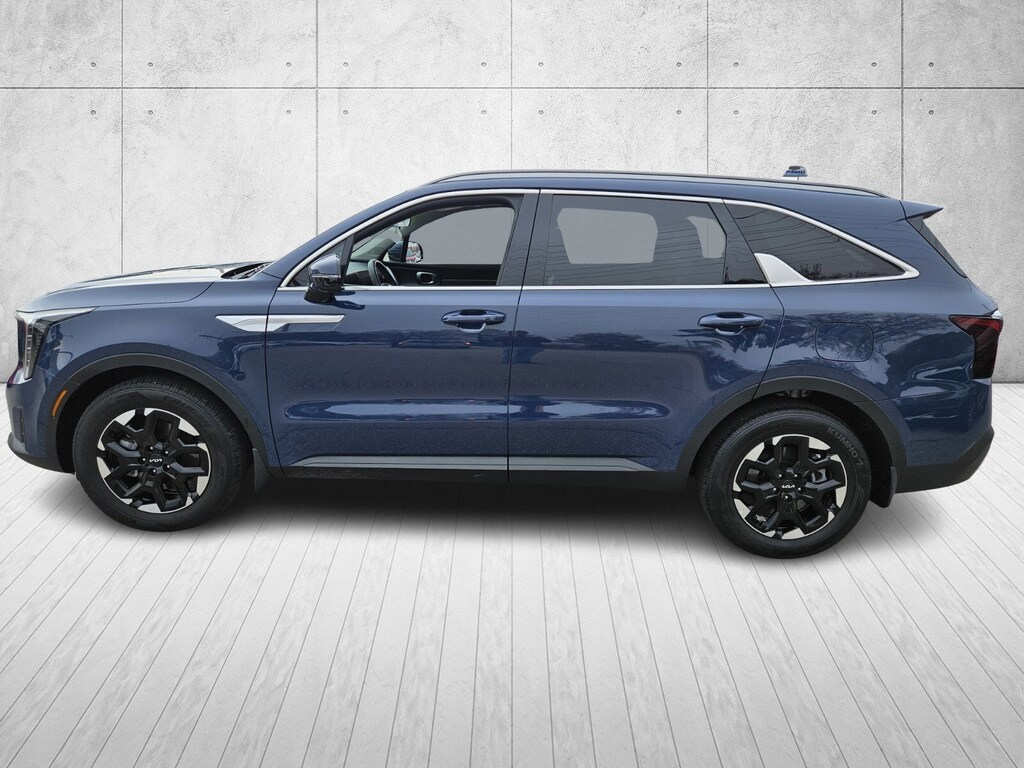 Used 2025 Kia Sorento S S FWD