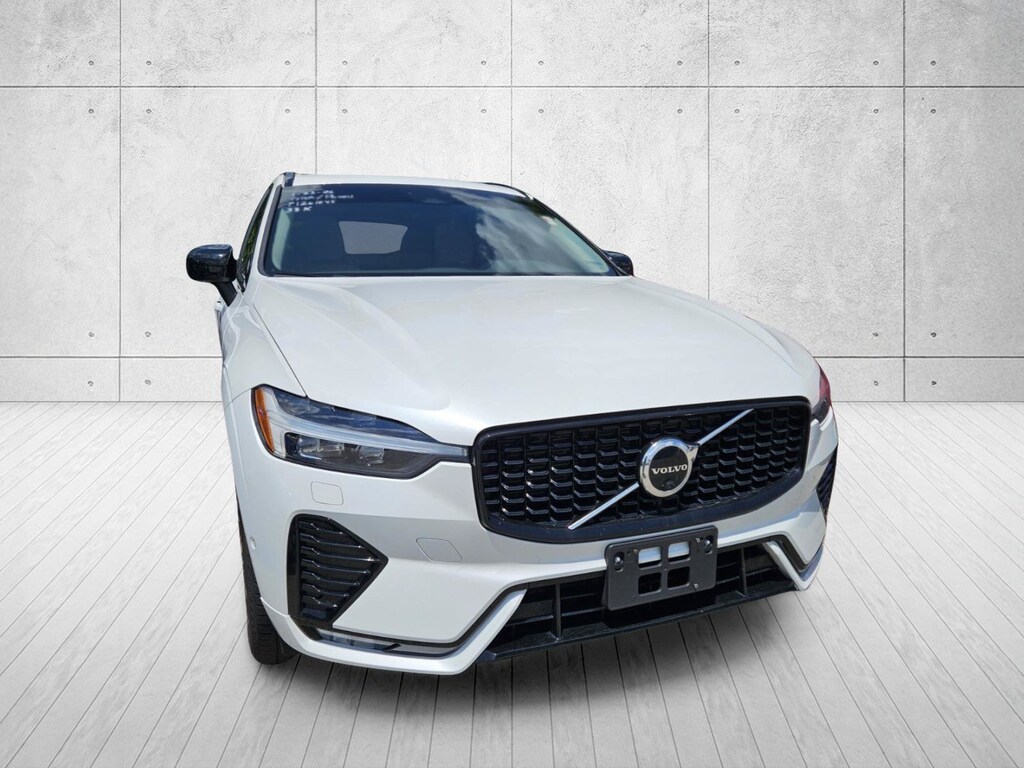 Used 2023 Volvo XC60 Plus Dark Theme B5 AWD Plus Dark Theme