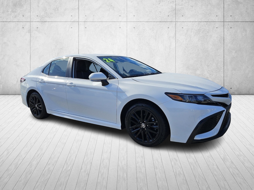 Used 2024 Toyota Camry SE SE Auto
