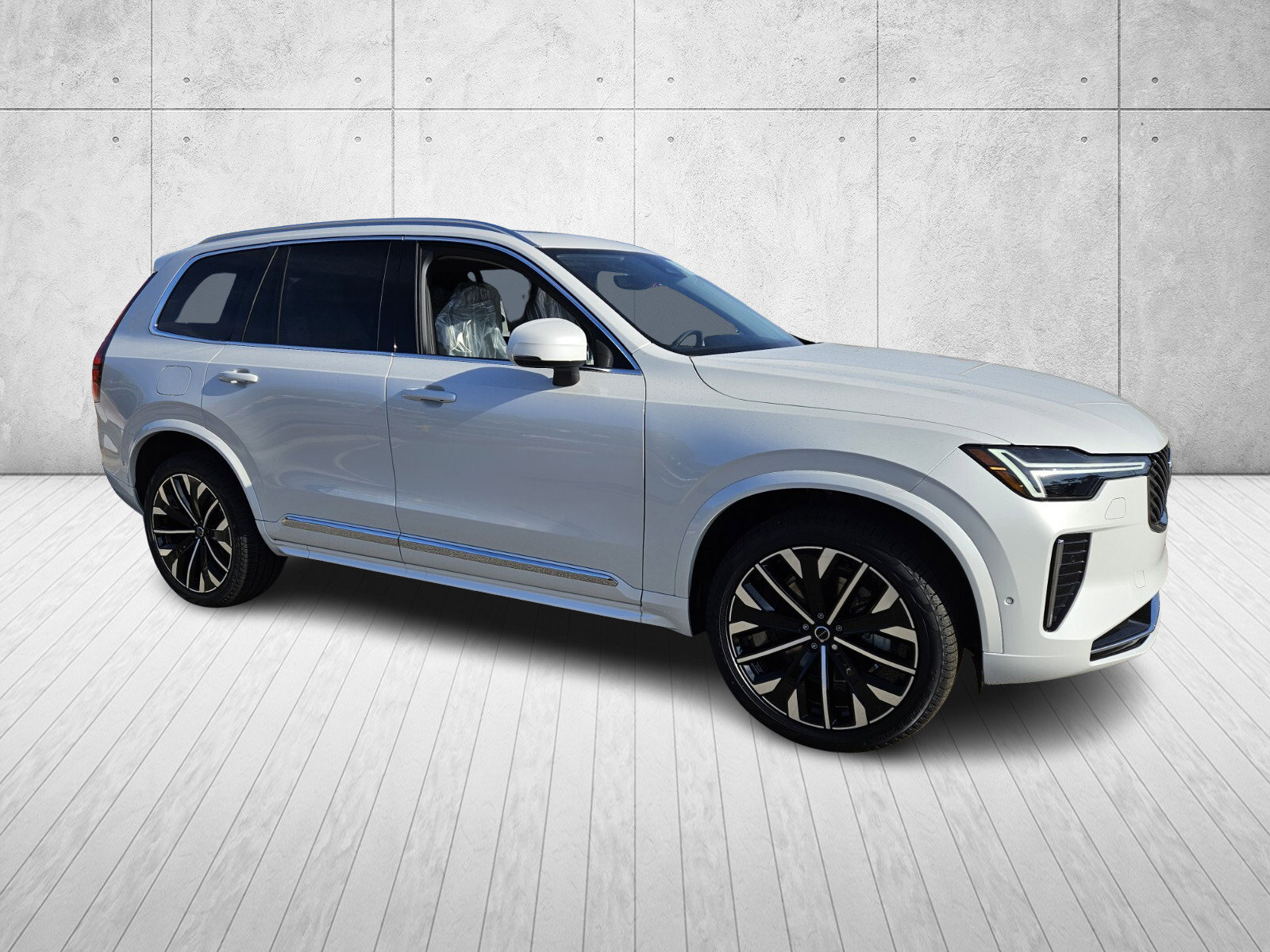 2026 Volvo XC90 Plus's photo