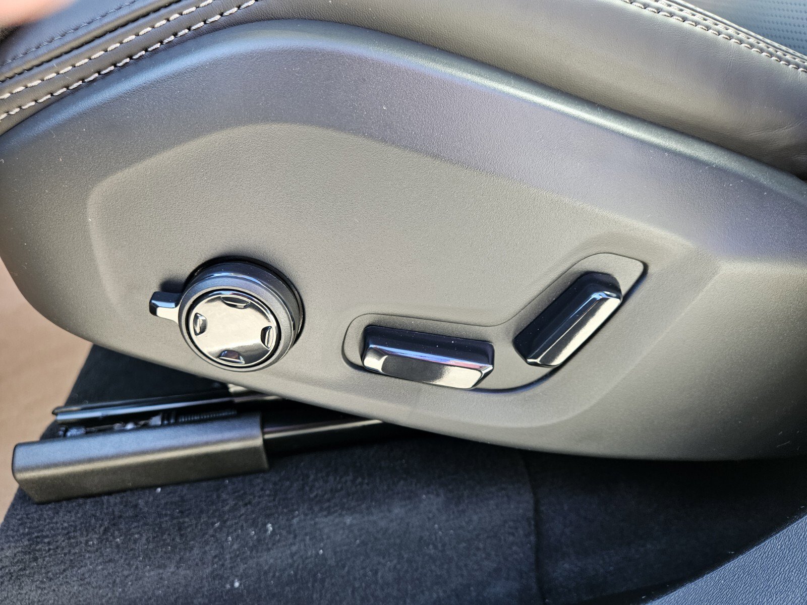 2026 Volvo XC90 Ultra - Photo 9