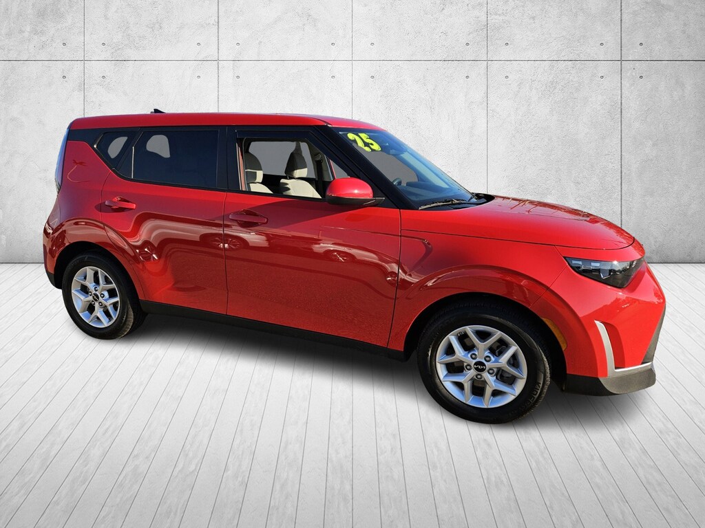 Used 2025 Kia Soul LX LX FWD