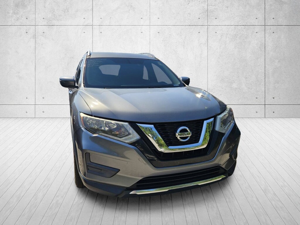 Used 2017 Nissan Rogue SV FWD SV