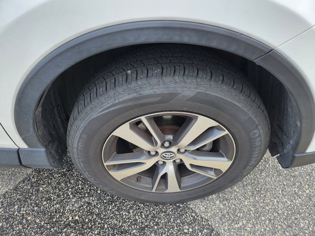 Used 2018 Toyota RAV4 XLE XLE AWD