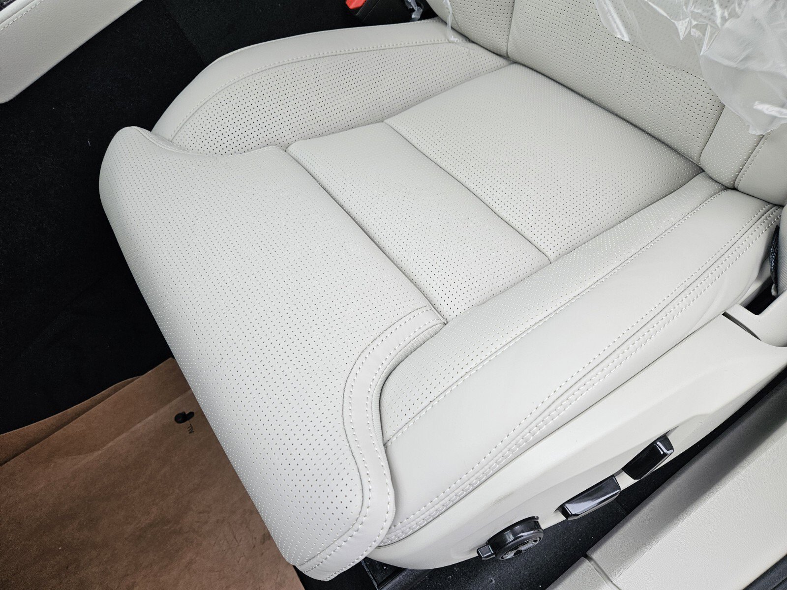 2026 Volvo XC90 Ultra - Photo 8