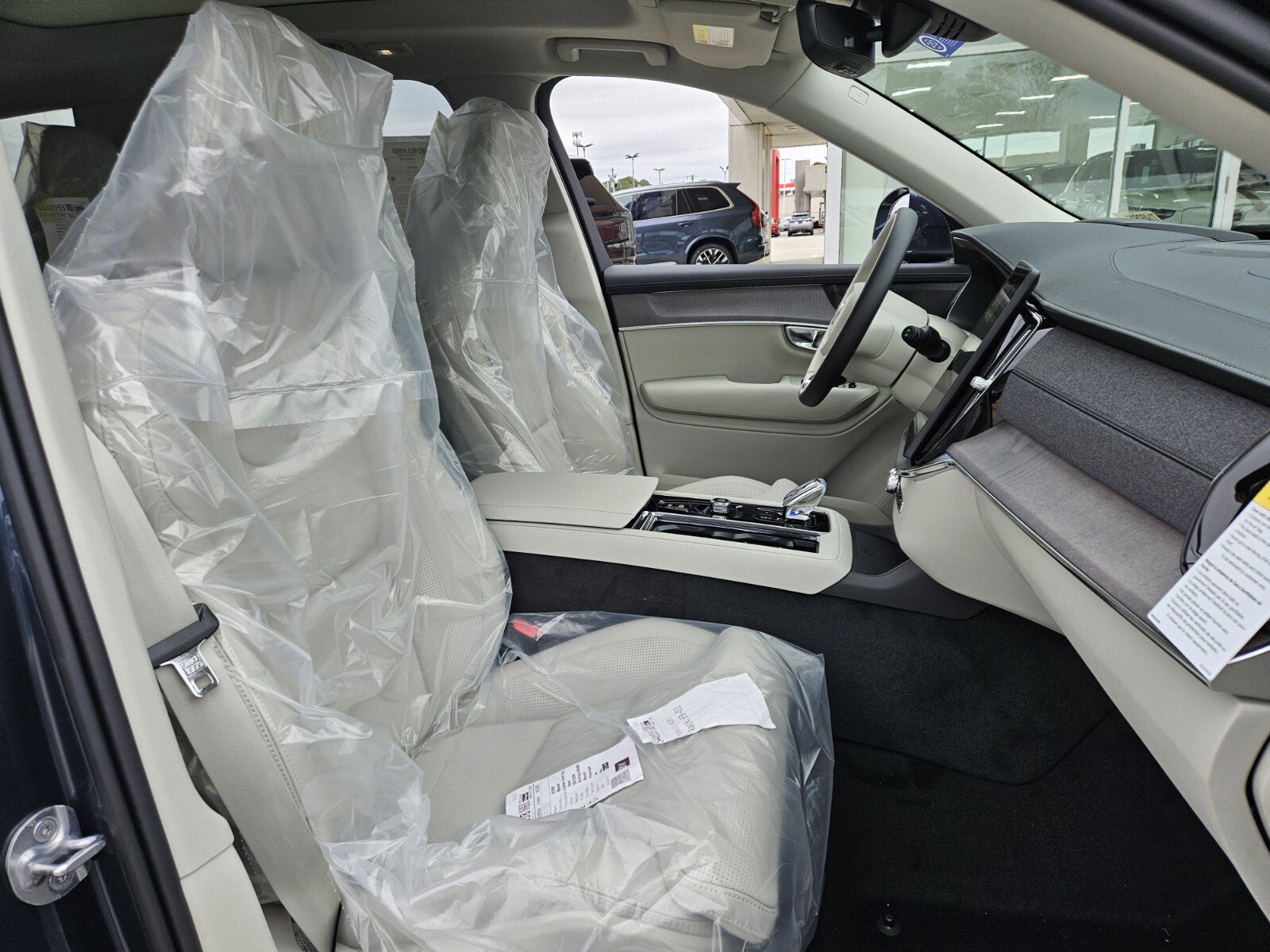 2026 Volvo XC90 Ultra - Photo 12
