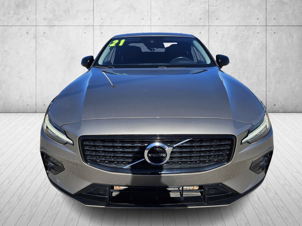 Used 2021 Volvo S60 Momentum T5 FWD Momentum