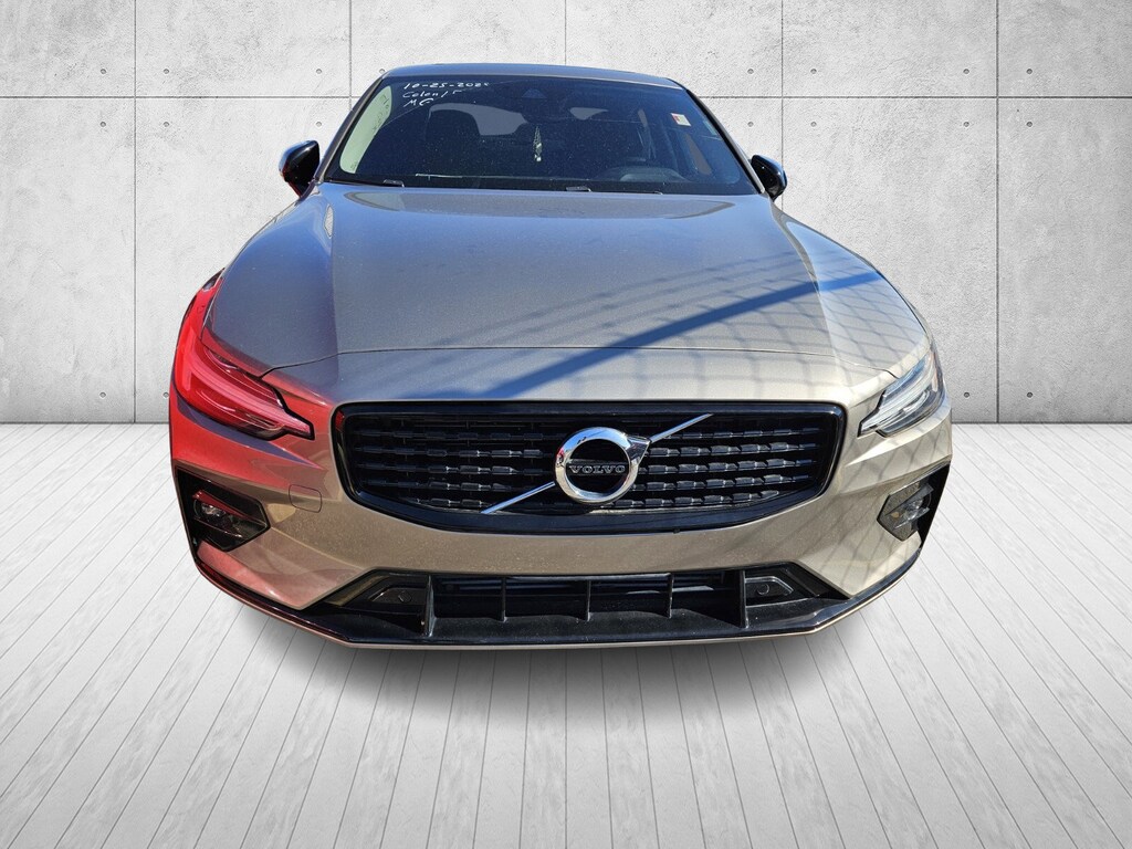 Used 2021 Volvo S60 Momentum T5 FWD Momentum