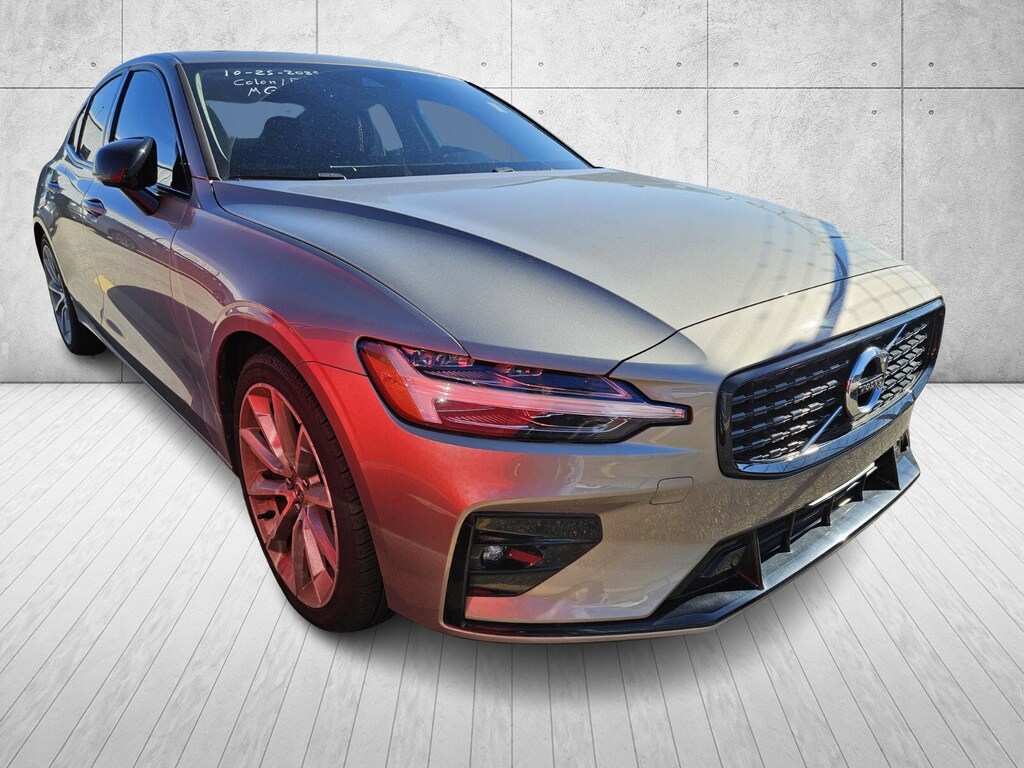 Used 2021 Volvo S60 Momentum T5 FWD Momentum