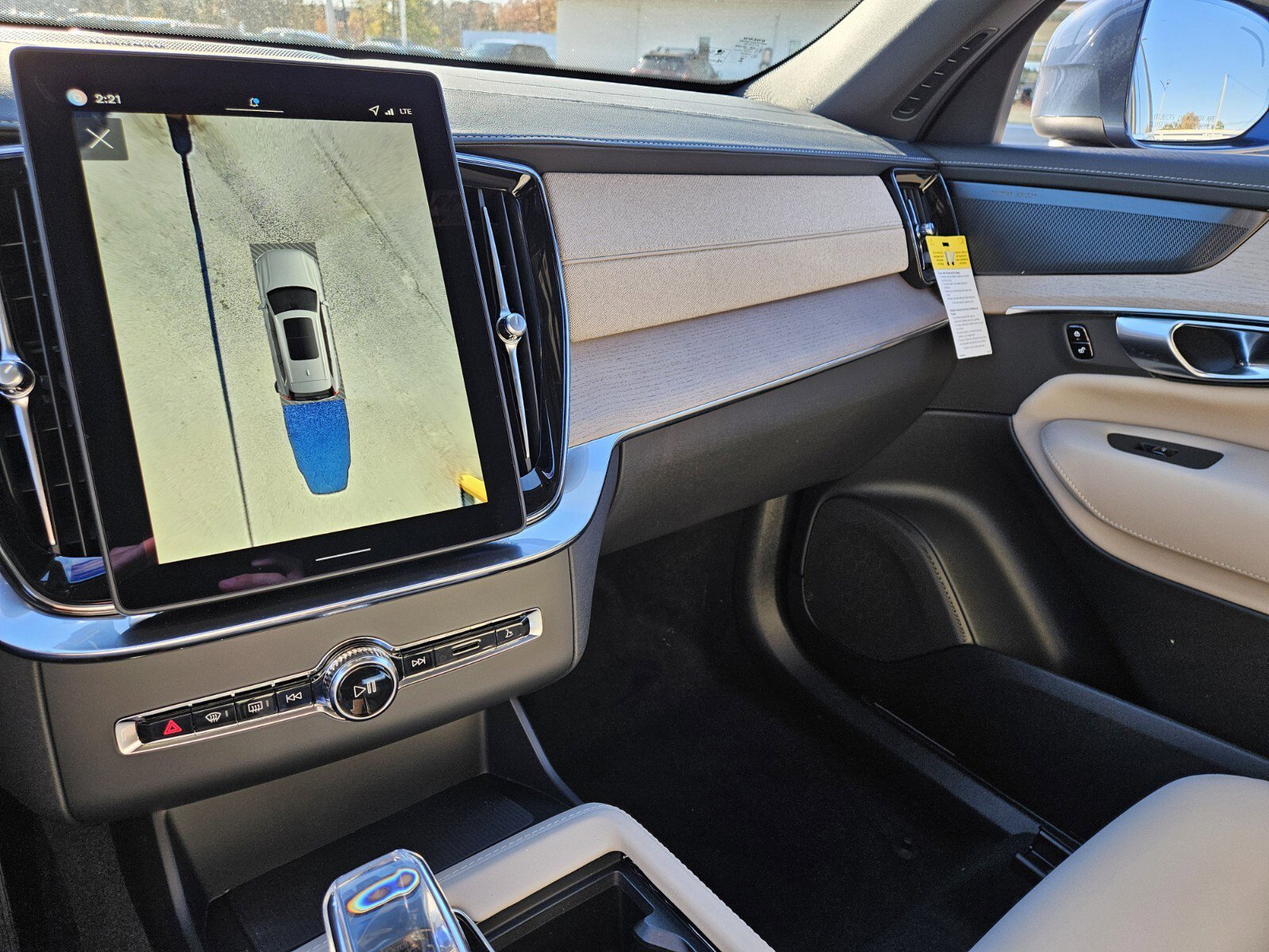 2026 Volvo XC90 Plus - Photo 13