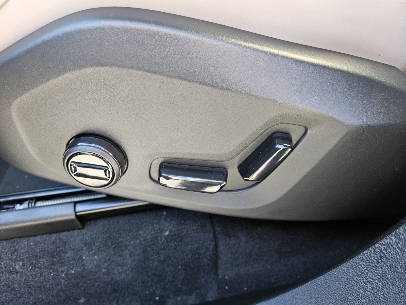 2026 Volvo XC90 Plus - Photo 9
