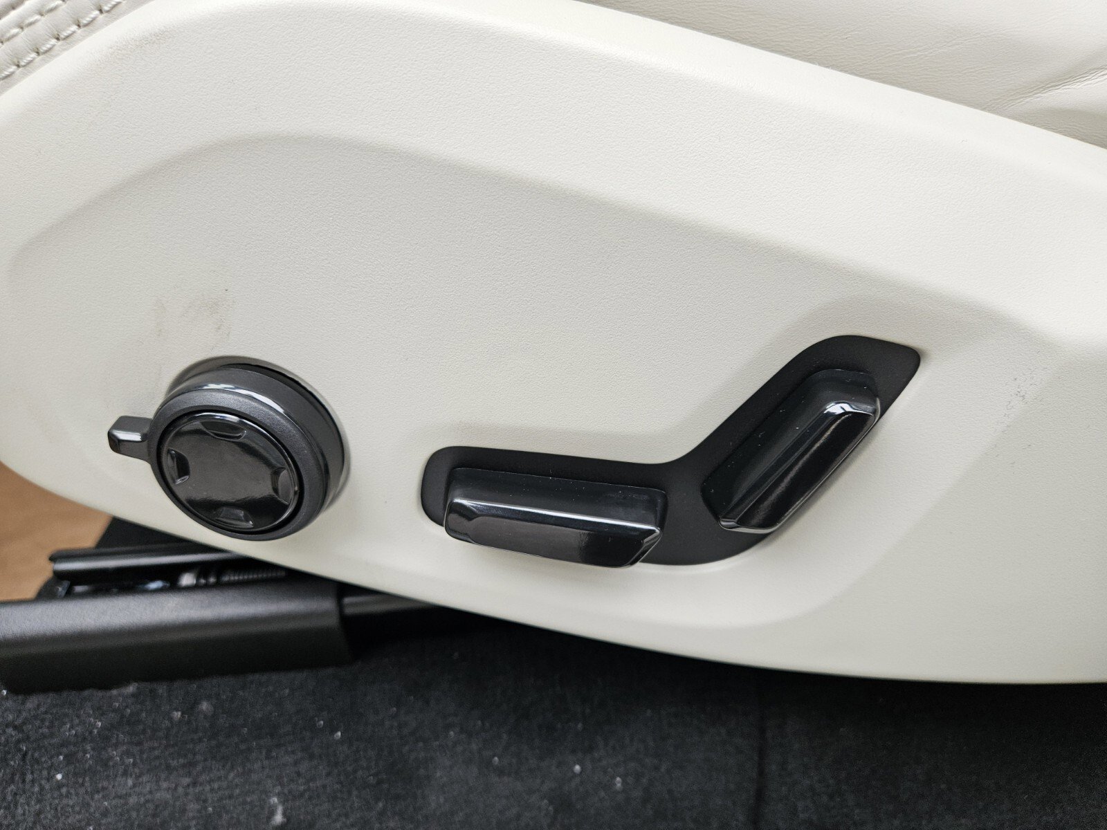2026 Volvo XC90 Ultra - Photo 9