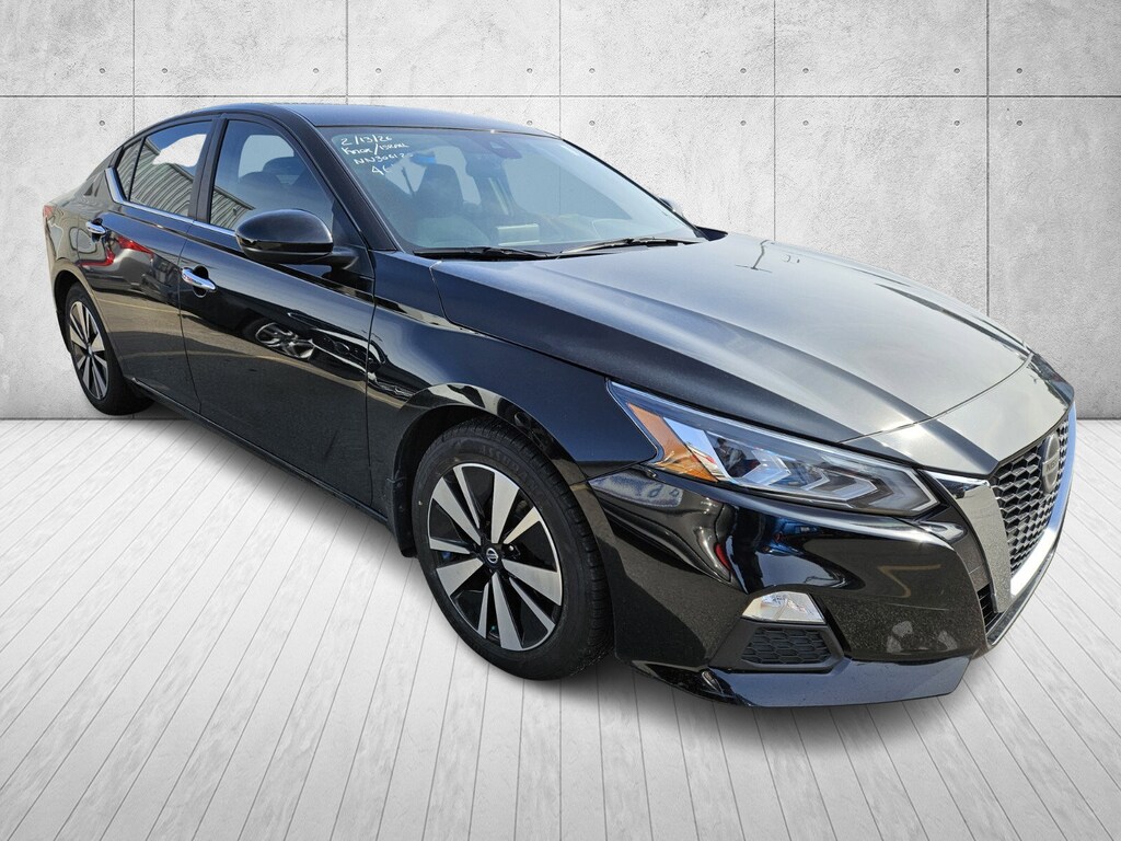 Used 2022 Nissan Altima 2.5 SV Sedan
