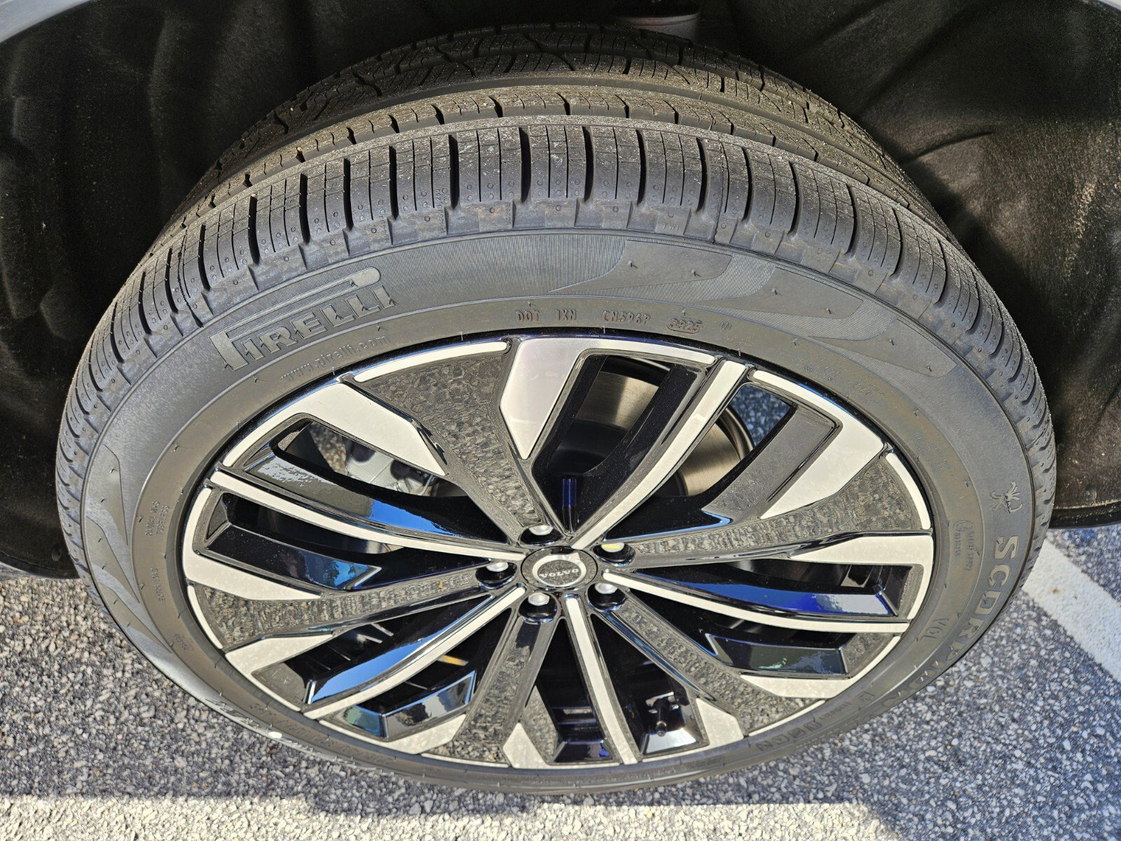 2026 Volvo XC90 Ultra - Photo 11