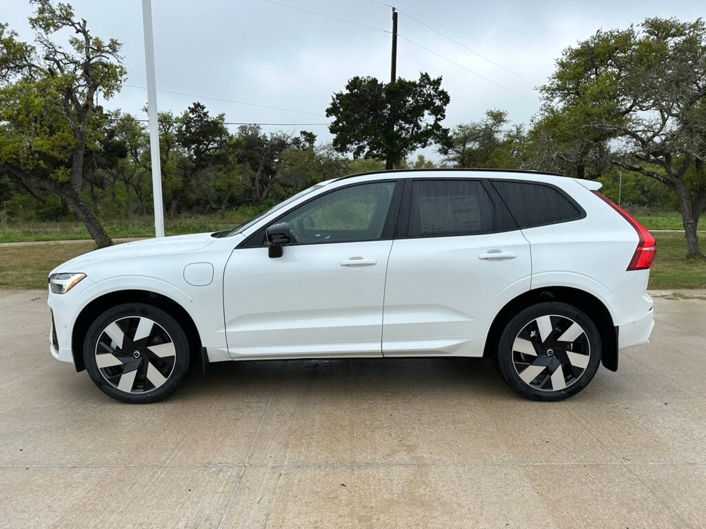 2024 Volvo XC60 Hybrid T8 Plus photo 3