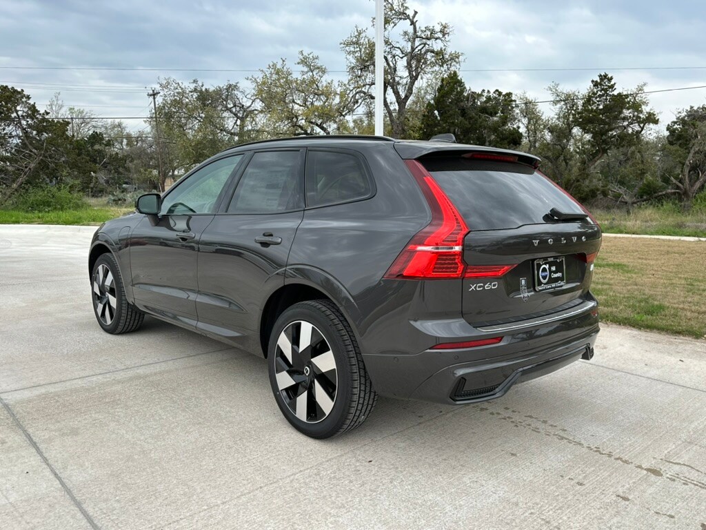 2024 Volvo XC60 Hybrid T8 Plus photo 4