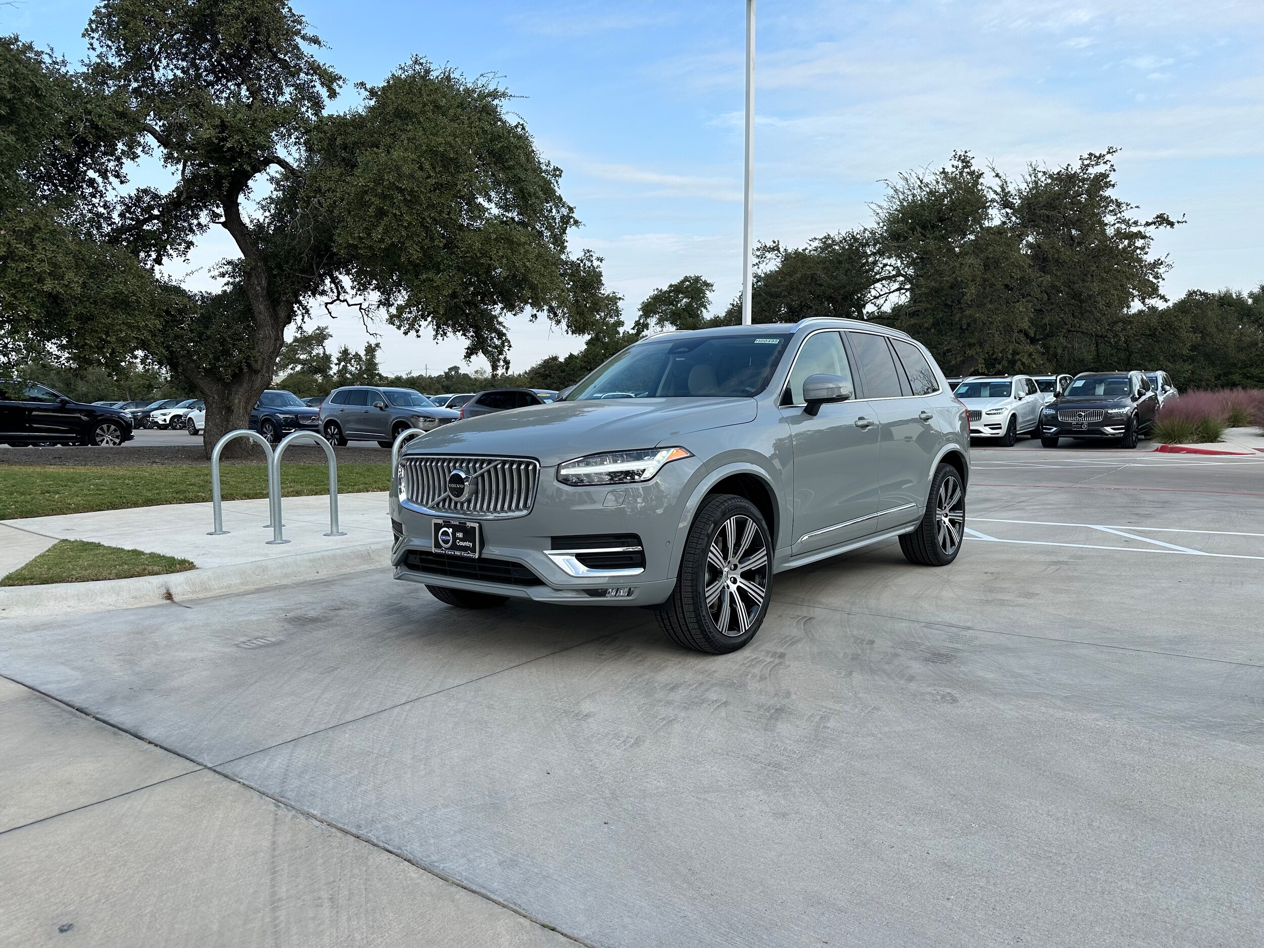 2025 Volvo XC90 Plus photo 2