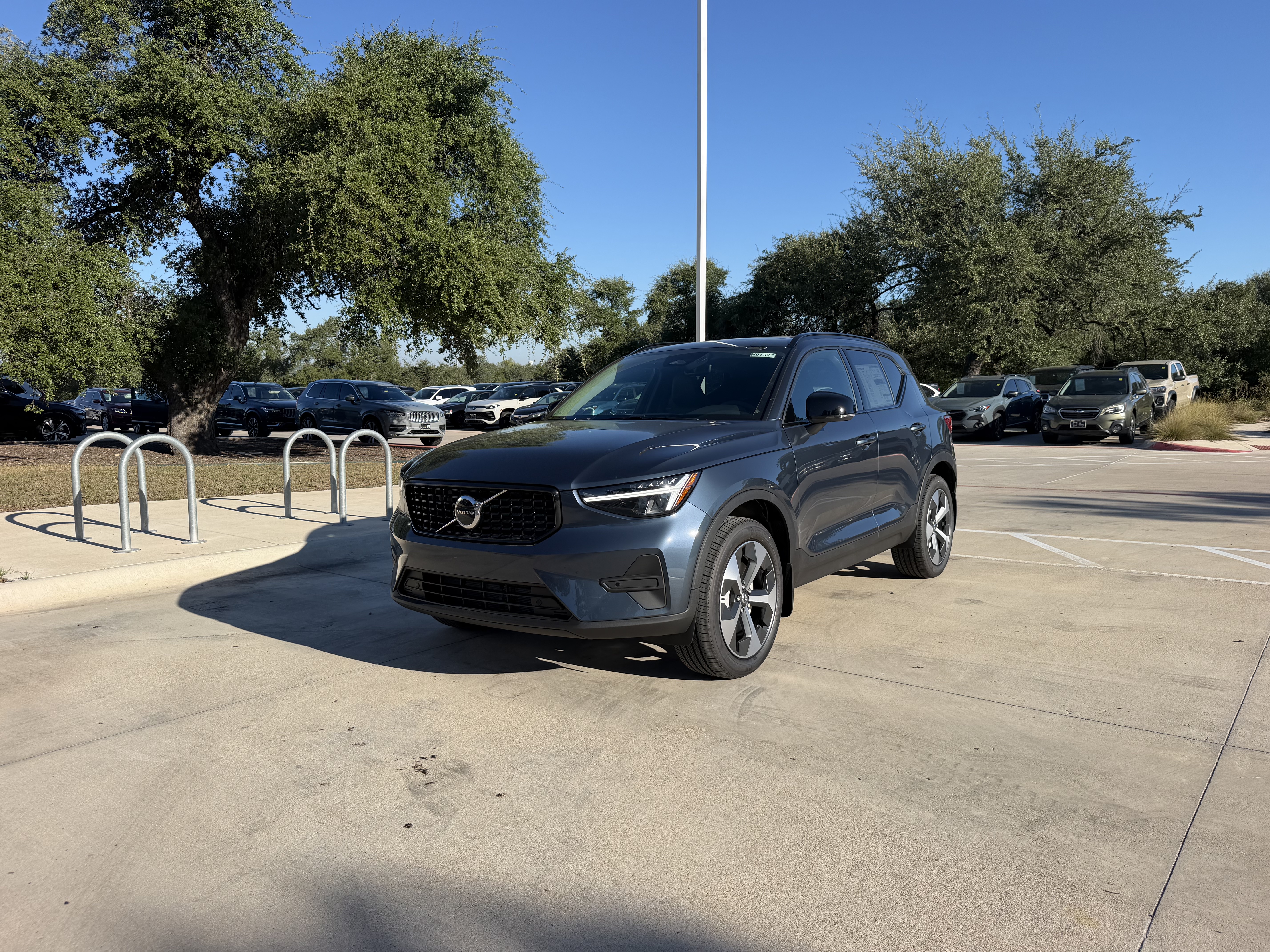 New 2026 Volvo XC40 B4 Core SUV