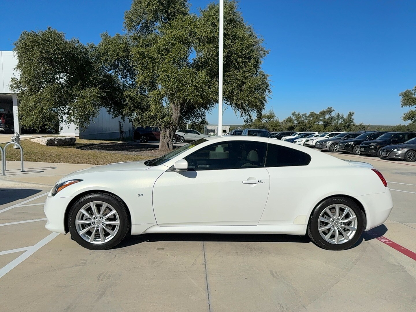 2014 Infiniti Q60 Journey Coupe photo 3