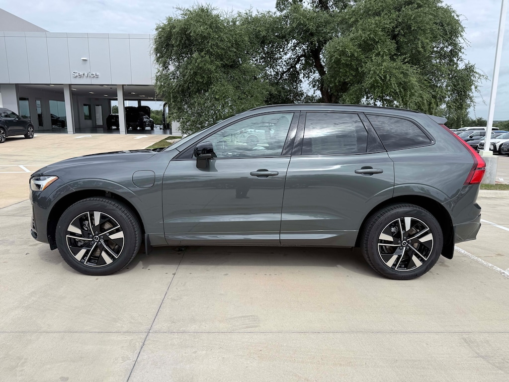 New 2026 Volvo XC60 plug-in hybrid T8 Core SUV