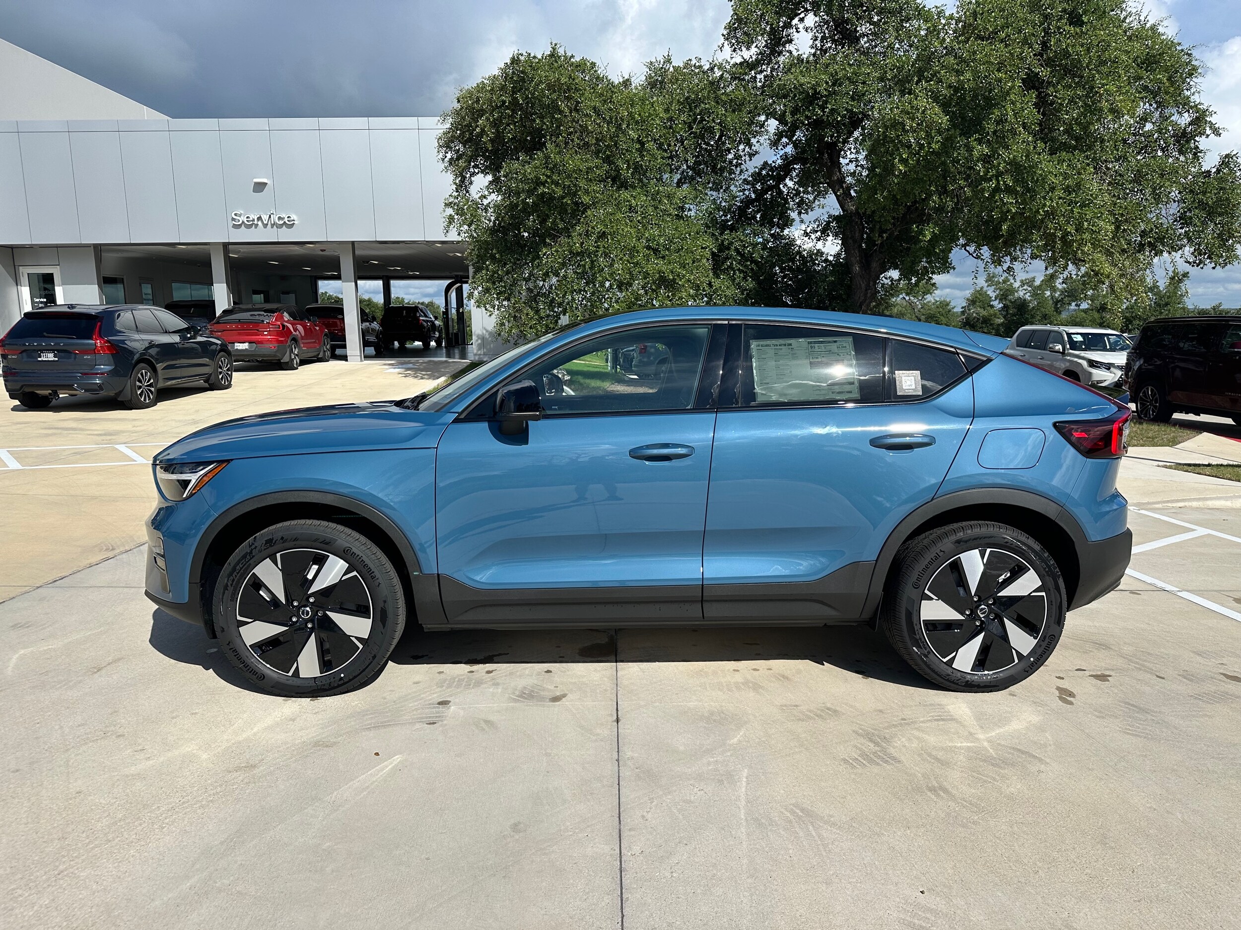 2024 Volvo C40 Recharge photo 3