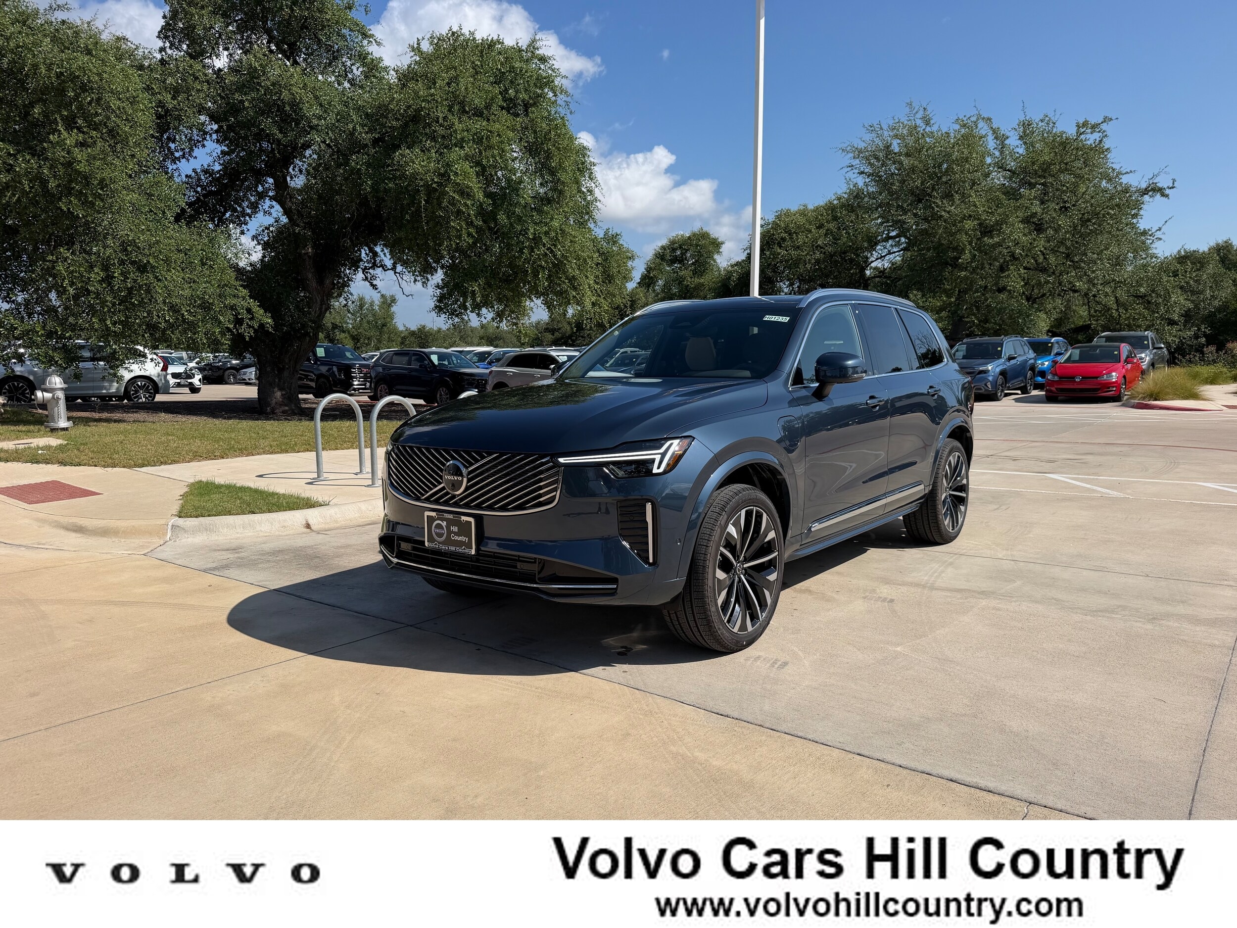 2026 Volvo XC90 T8 Recharge Plus Bright 7-Seat 4WD's photo