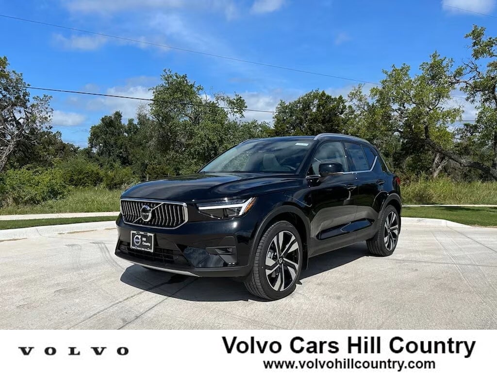 2025 Volvo XC40 Plus's photo