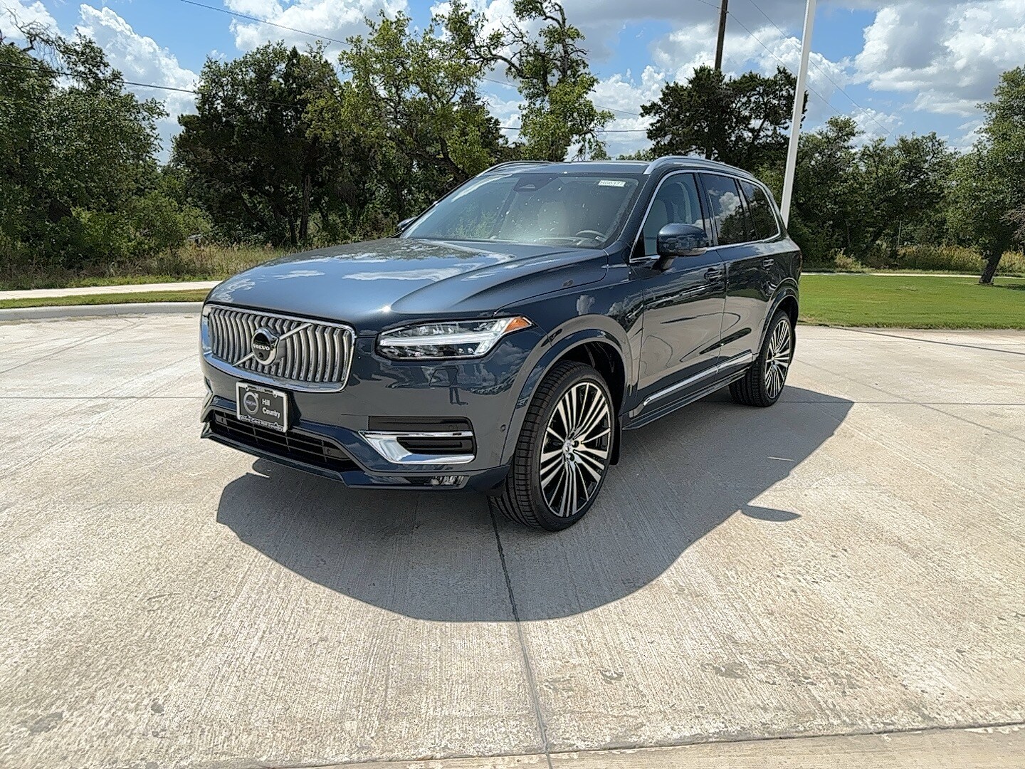 2024 Volvo XC90 Ultimate photo 2