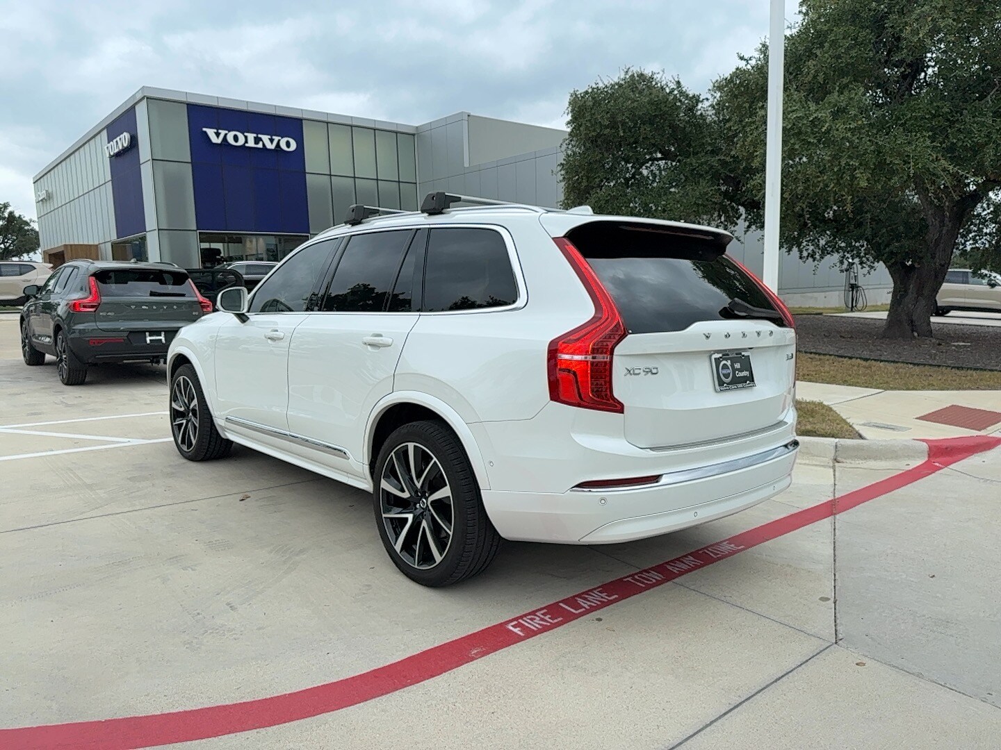 2023 Volvo XC90 Ultimate photo 4