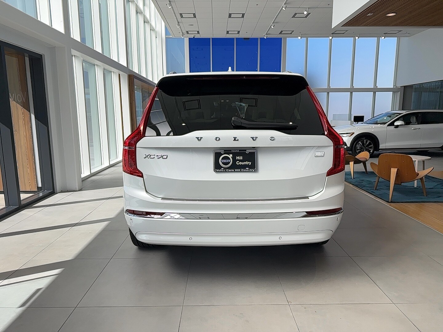 2024 Volvo XC90 T8 Core photo 2