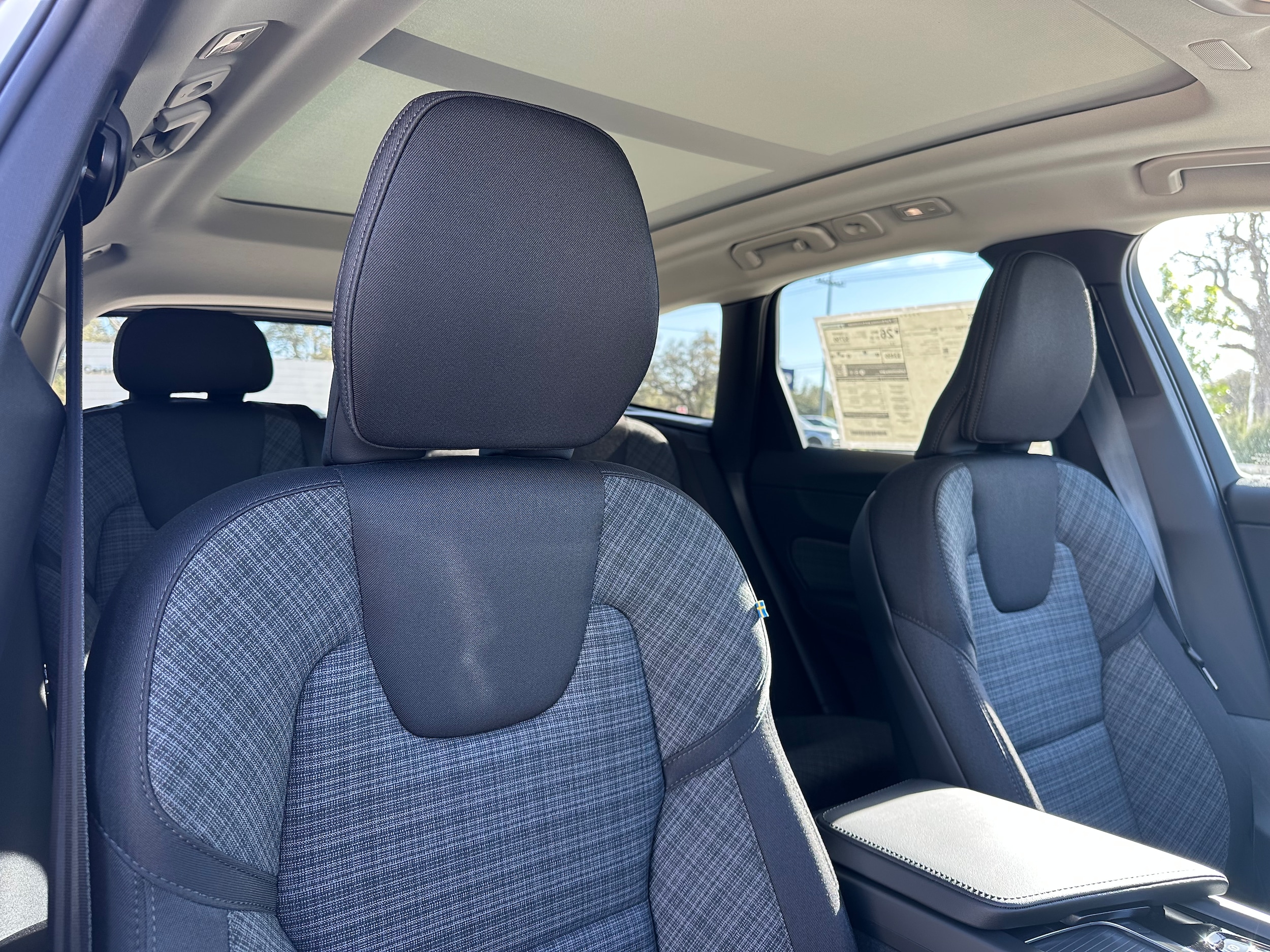 2025 Volvo XC60 Core - Photo 9