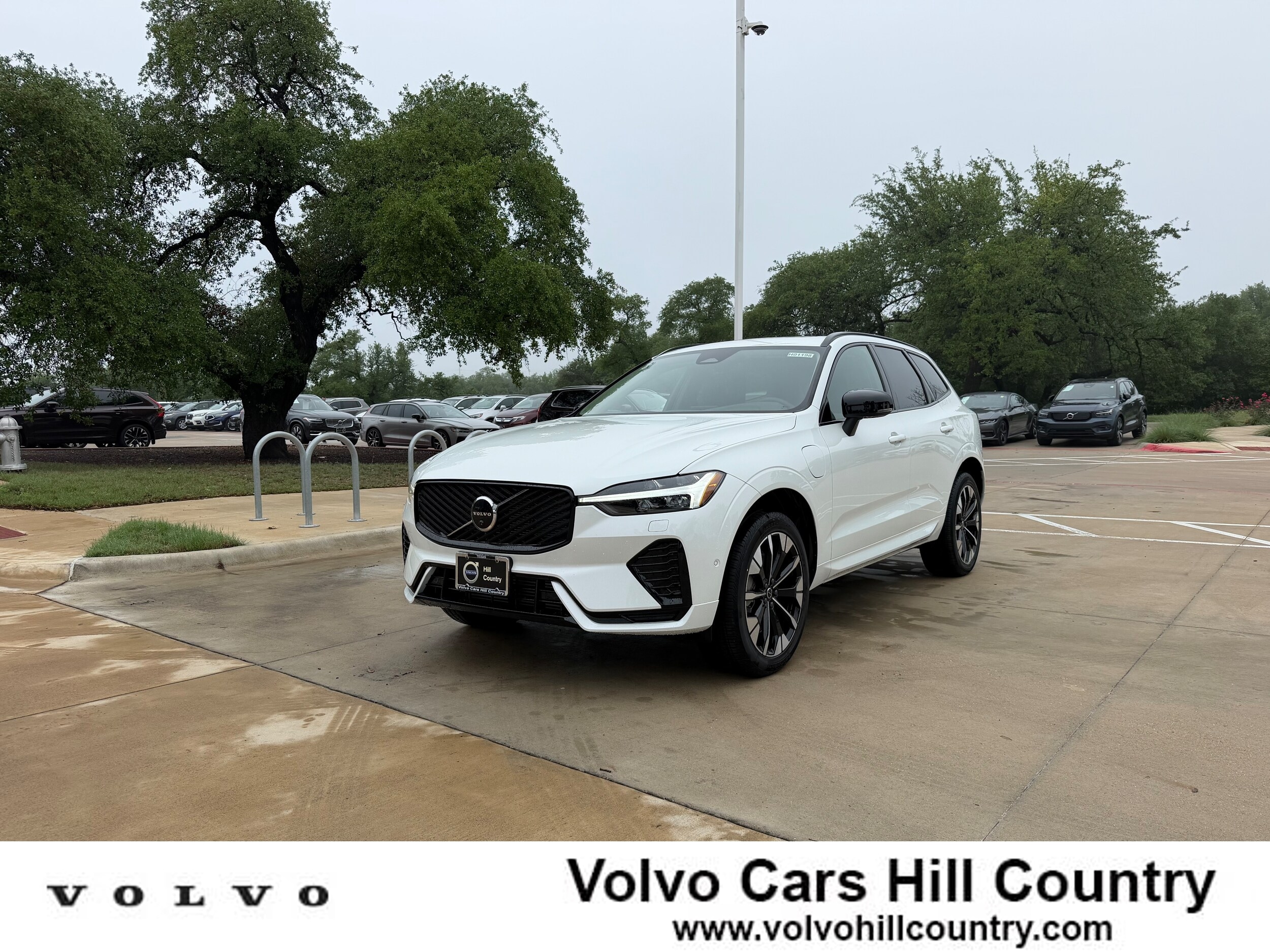 New 2026 Volvo XC60 plug-in hybrid T8 Plus