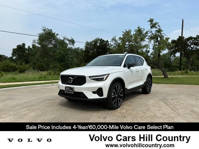 2024 Volvo XC40 B5 Ultimate Dark AWD SUV