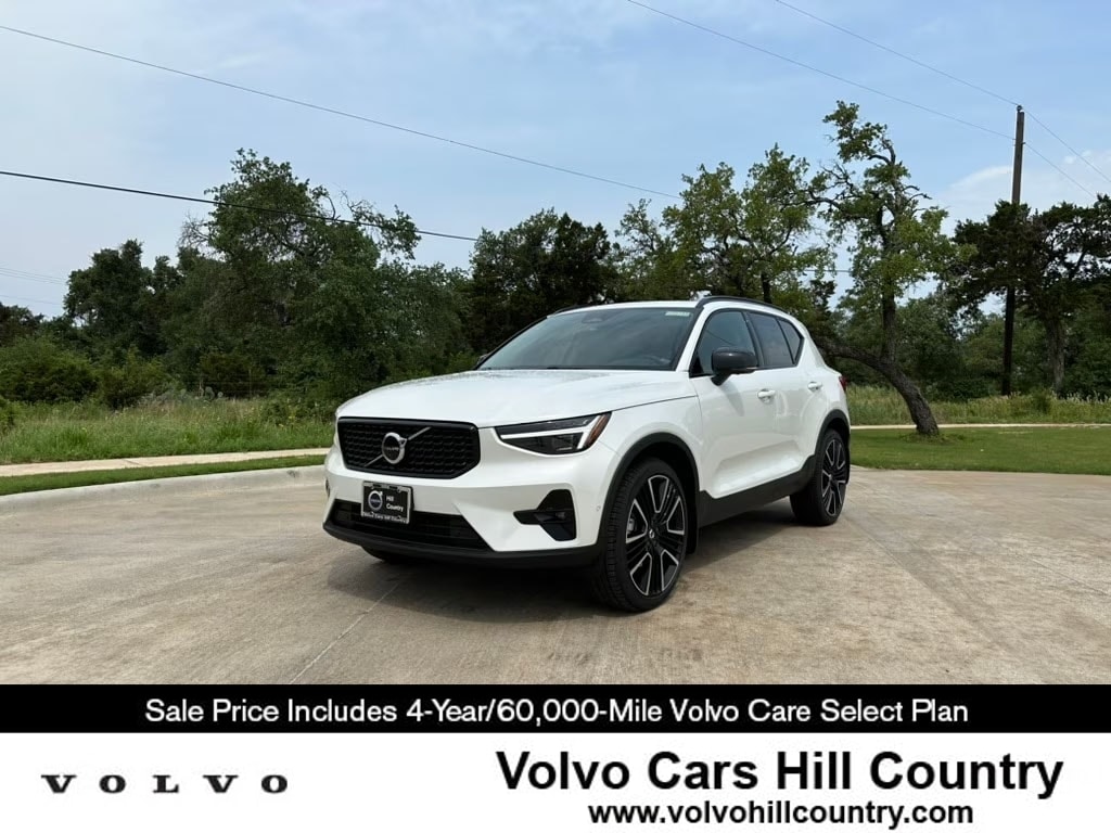 New 2024 Volvo XC40 B5 Ultimate Dark SUV