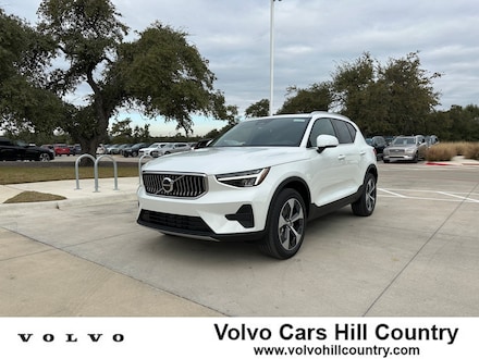 2025 Volvo XC40 B5 Core Bright Theme SUV