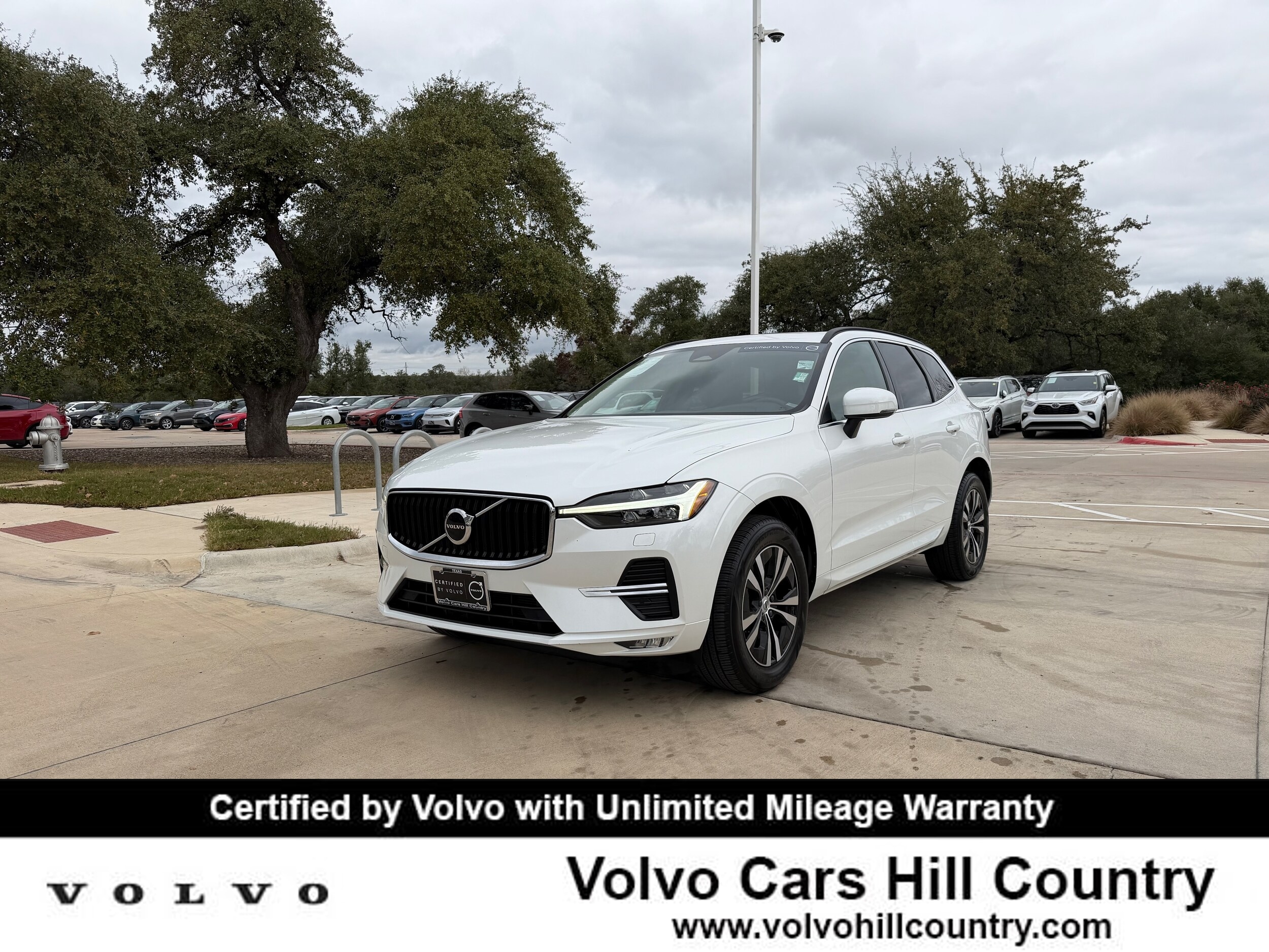 2023 Volvo XC60 Core's photo