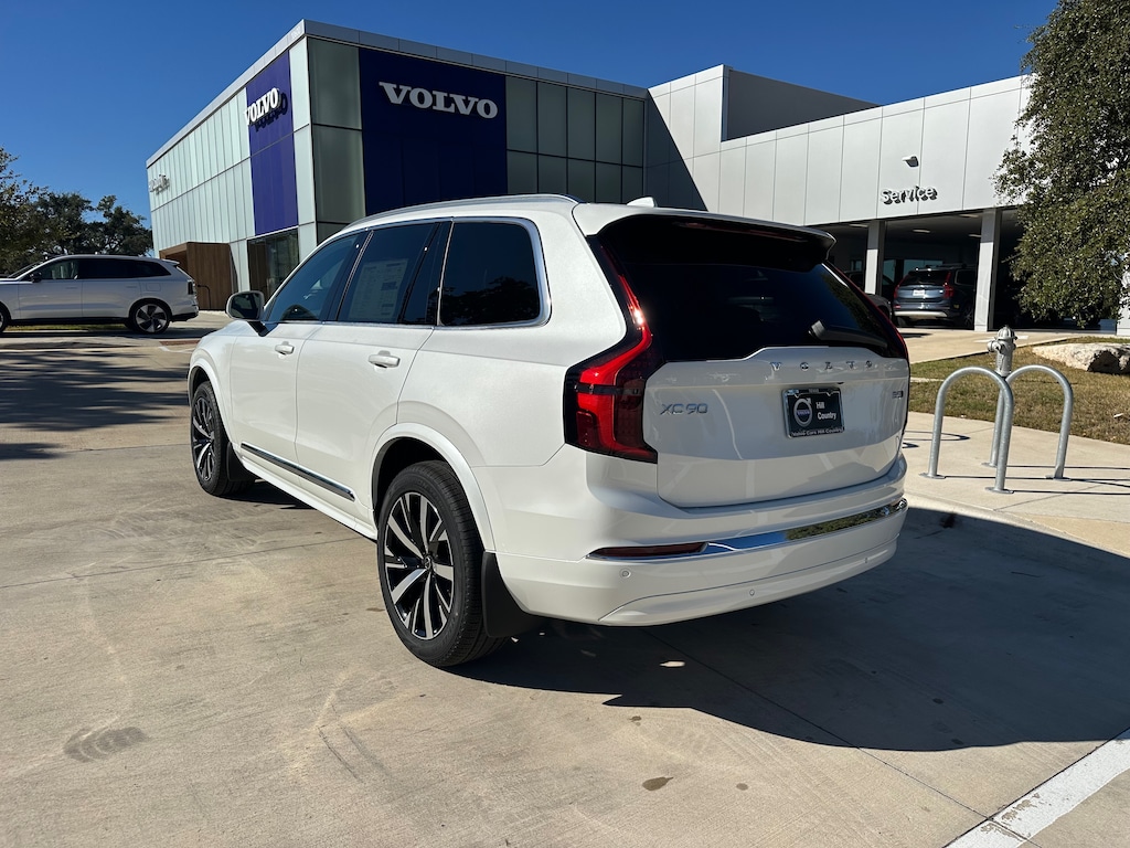 New 2026 Volvo XC90 B5 Core SUV