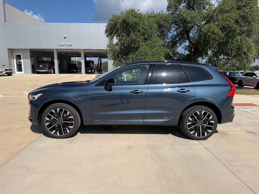 New 2026 Volvo XC60 plug-in hybrid T8 Ultra SUV