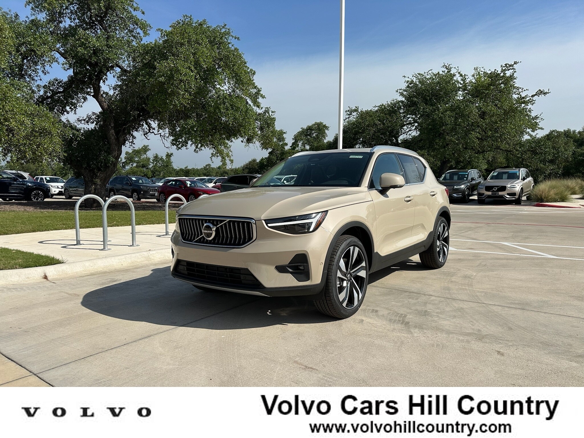 2025 Volvo XC40 Ultra's photo