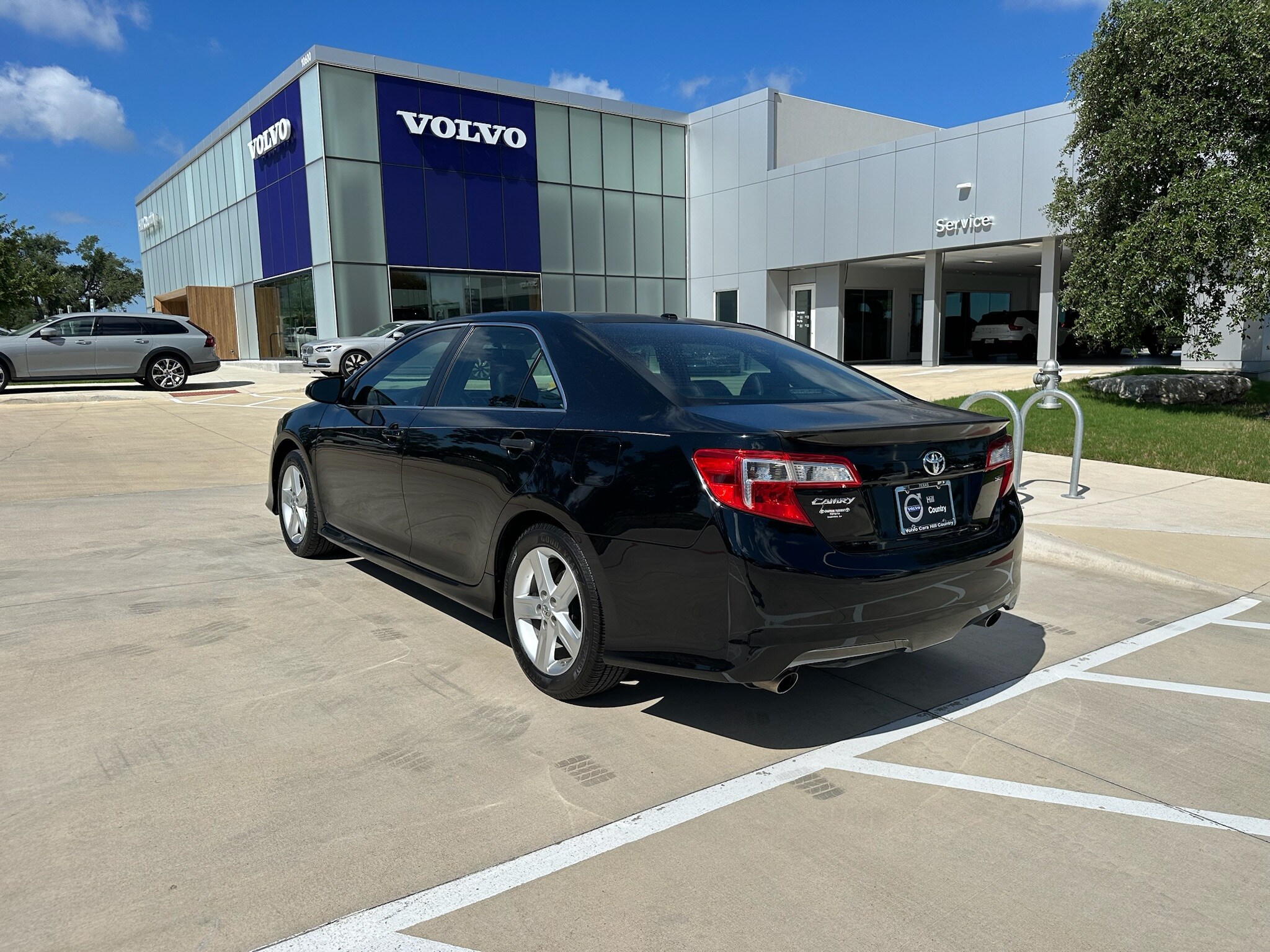 2013 Toyota Camry SE V6 photo 2