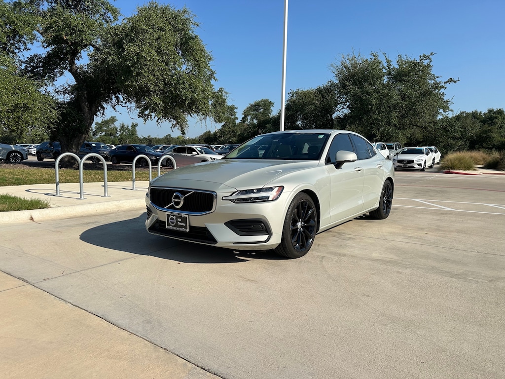 Used 2020 Volvo S60 T5 Momentum Sedan