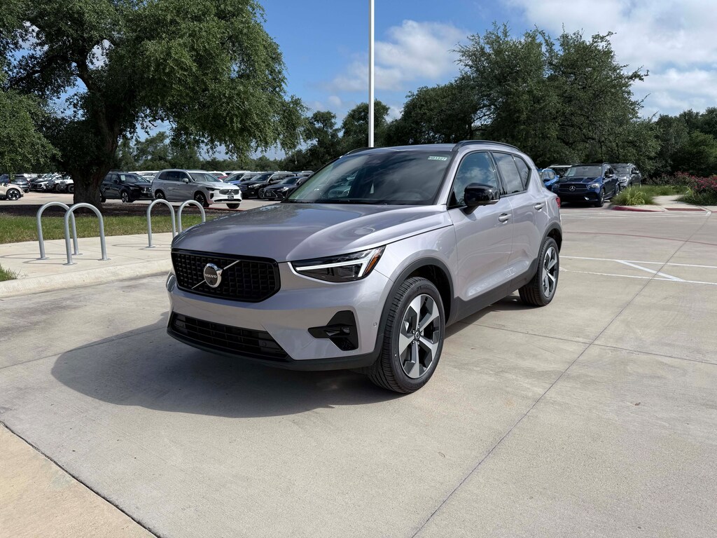 New 2026 Volvo XC40 B5 Plus SUV