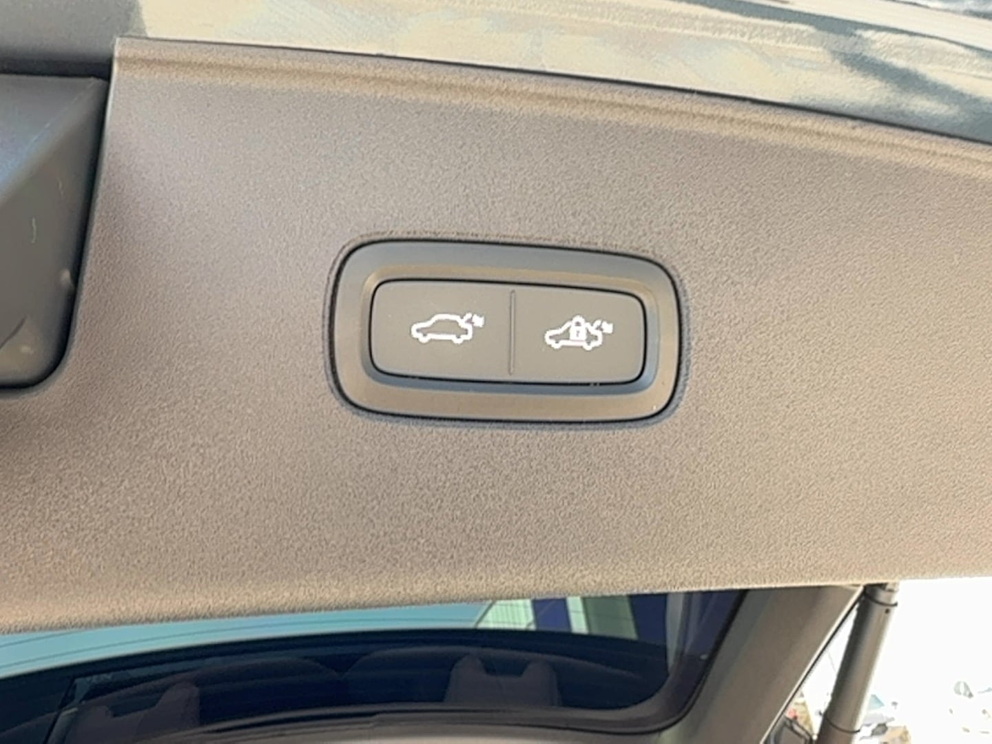 2025 Volvo EX90 Ultra - Photo 29