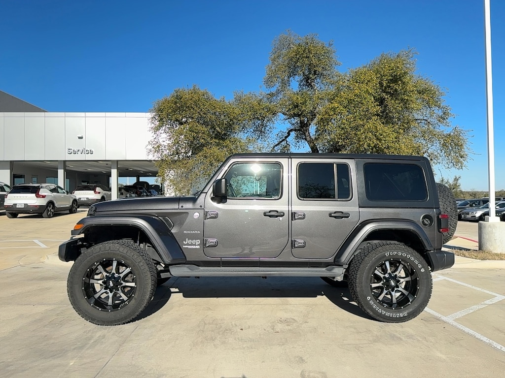 Used 2018 Jeep Wrangler Unlimited Sahara 4x4 SUV